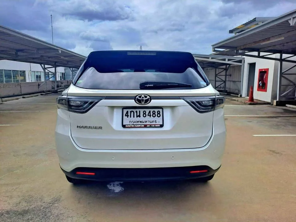2015 Toyota Harrier III 3
