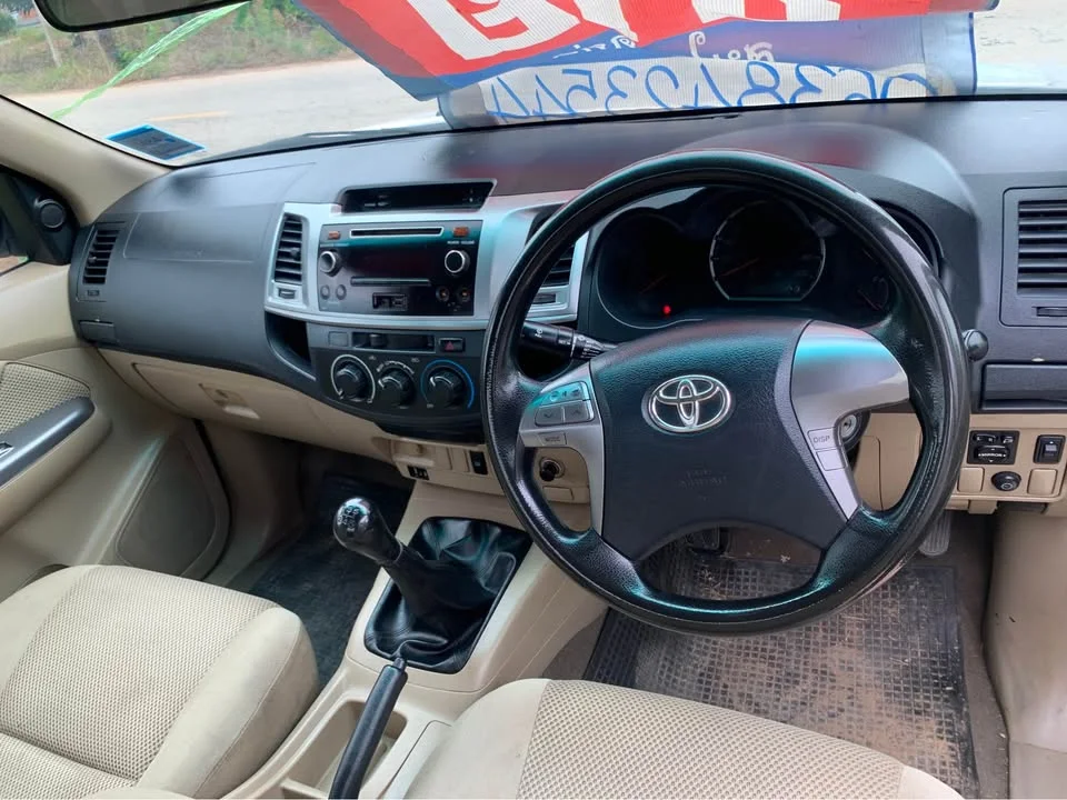 2014 Toyota Hilux VII 2