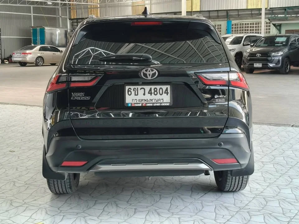 2025 Toyota Yaris Cross AC200 3