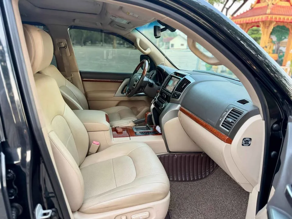 2014 Toyota Land Cruiser J200 2