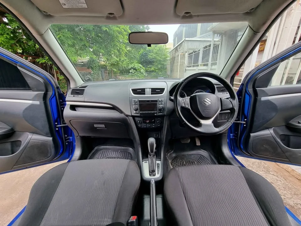 2013 Suzuki Swift II 3