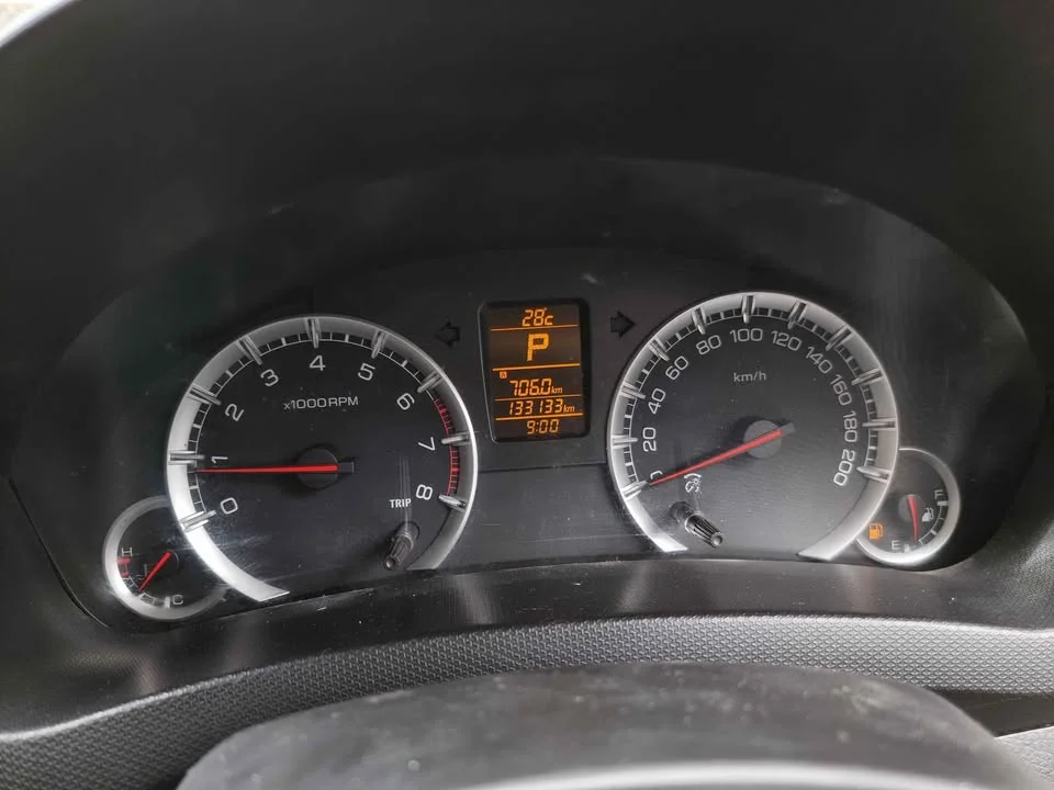 2013 Suzuki Swift II 2