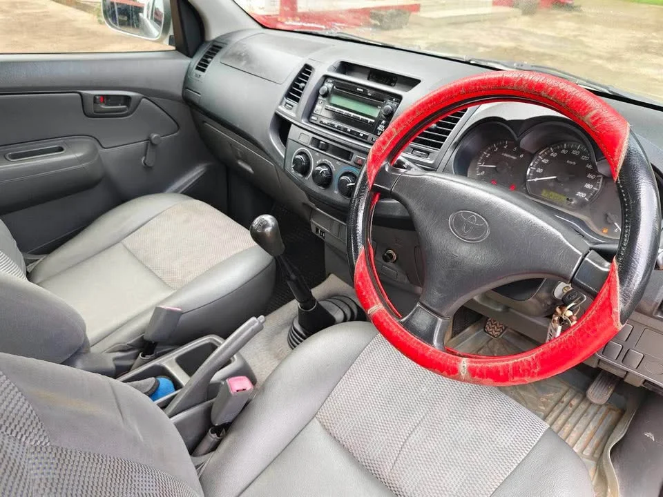 2012 Toyota Hilux VII 2