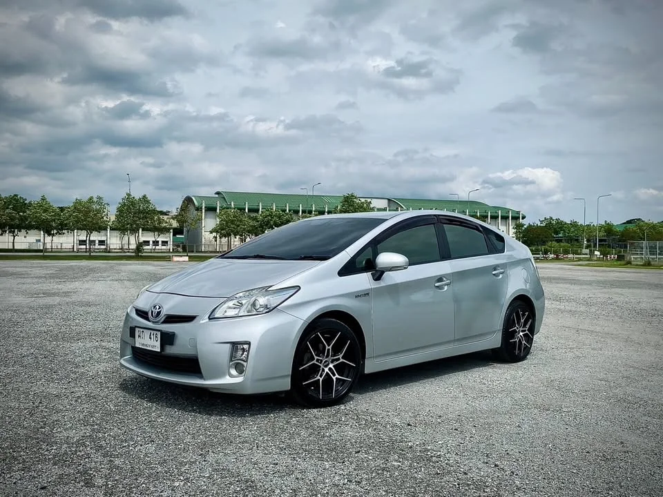 2011 Toyota Prius III 3