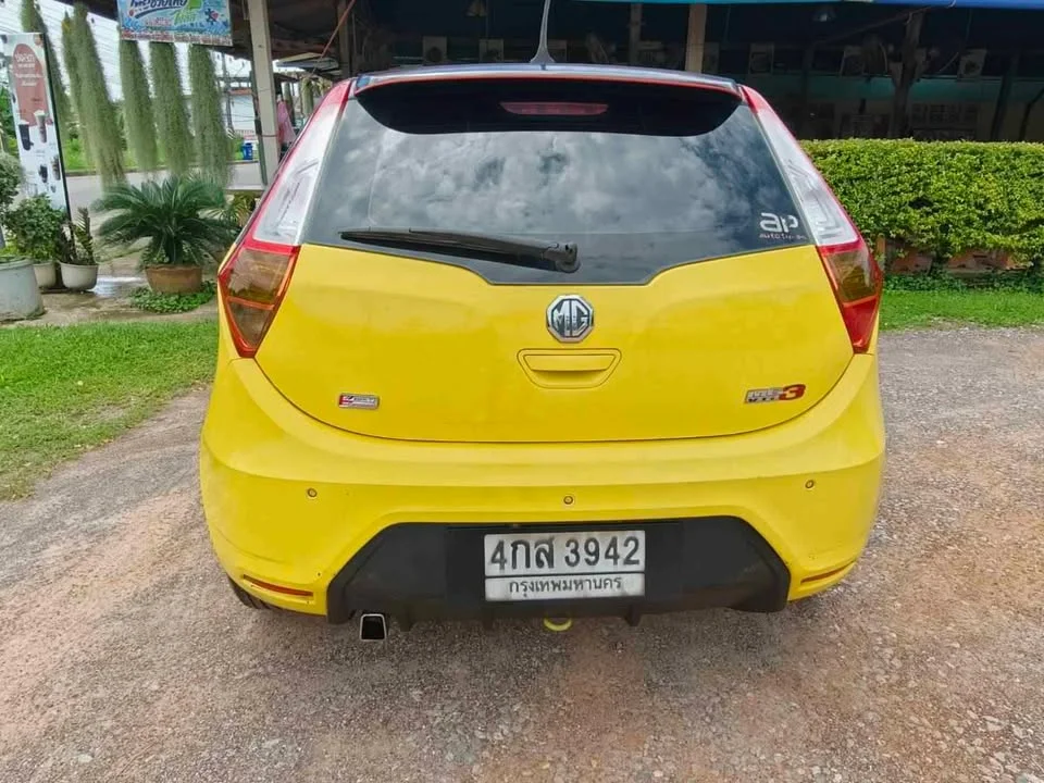 2015 MG 3 II 3