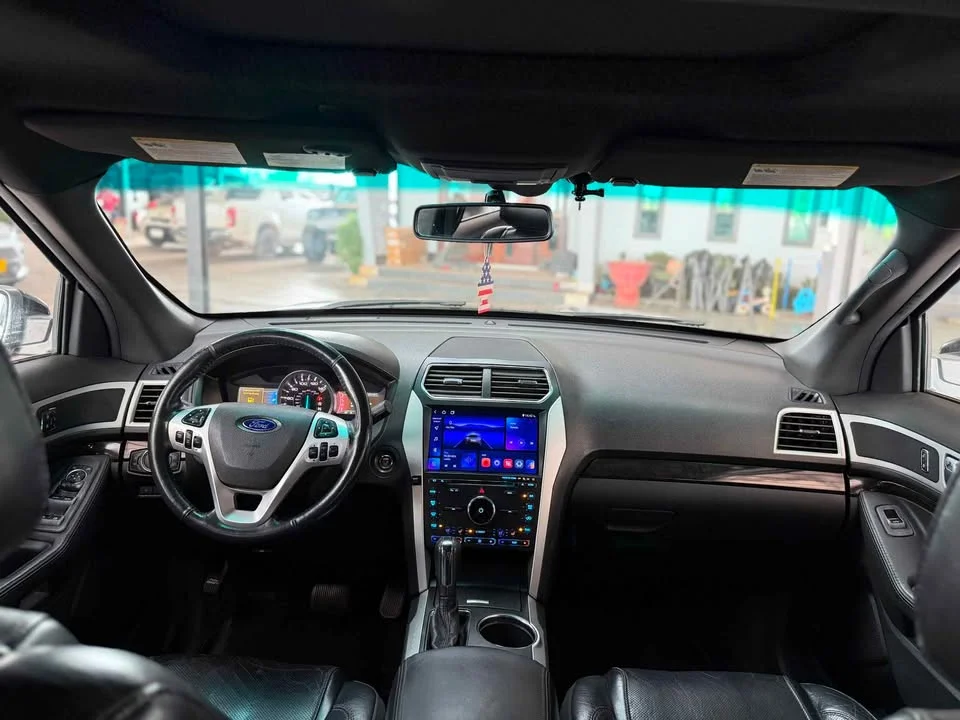 2015 Ford Explorer V 2