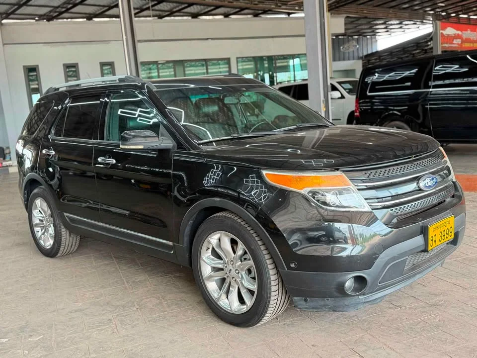 2015 Ford Explorer V 3
