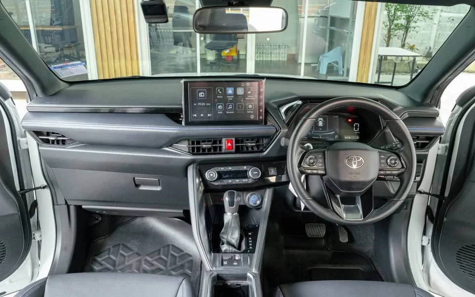 2024 Toyota Yaris Cross AC200 3
