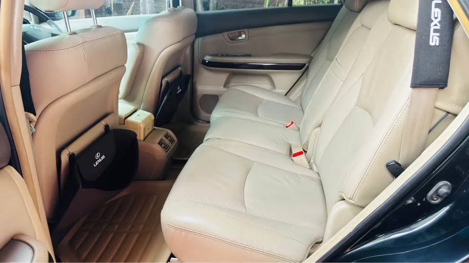 2004 Toyota Harrier II 2