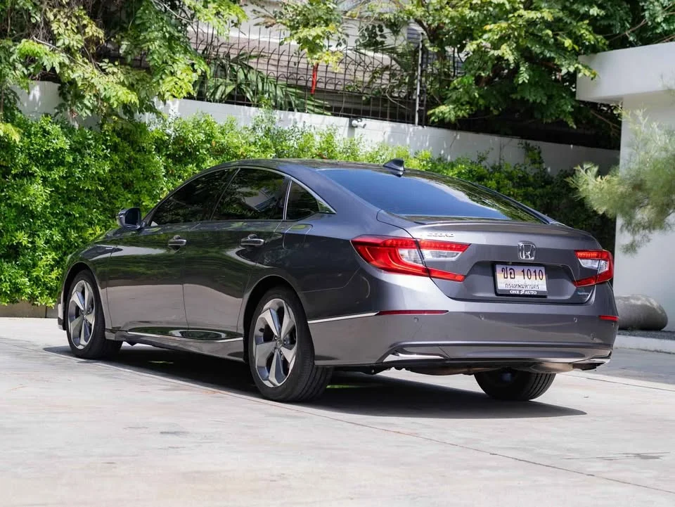 2019 Honda Accord X 2