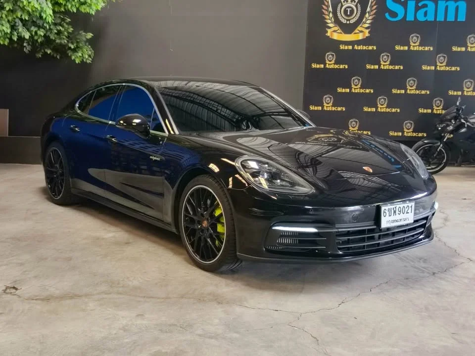 2017 Porsche Panamera II 2