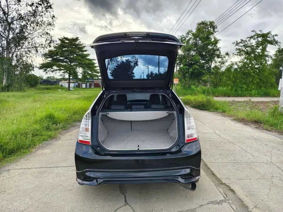 2011 Toyota Prius III 2