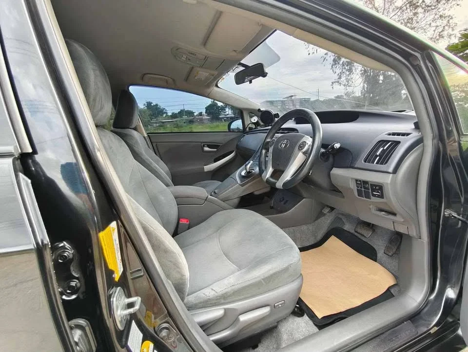 2011 Toyota Prius III 3