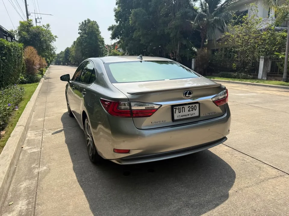2016 Lexus ES VI 3