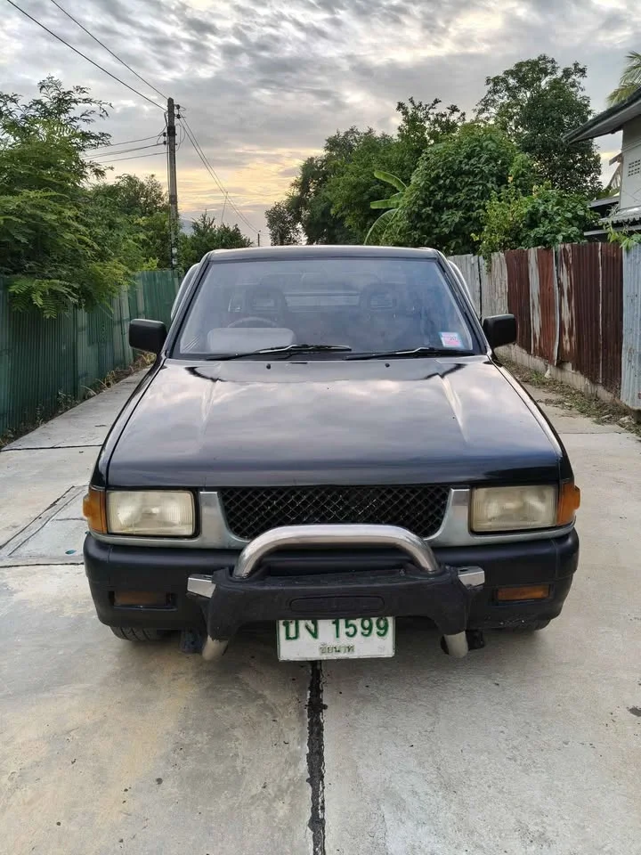 1993 Isuzu TFR III 2