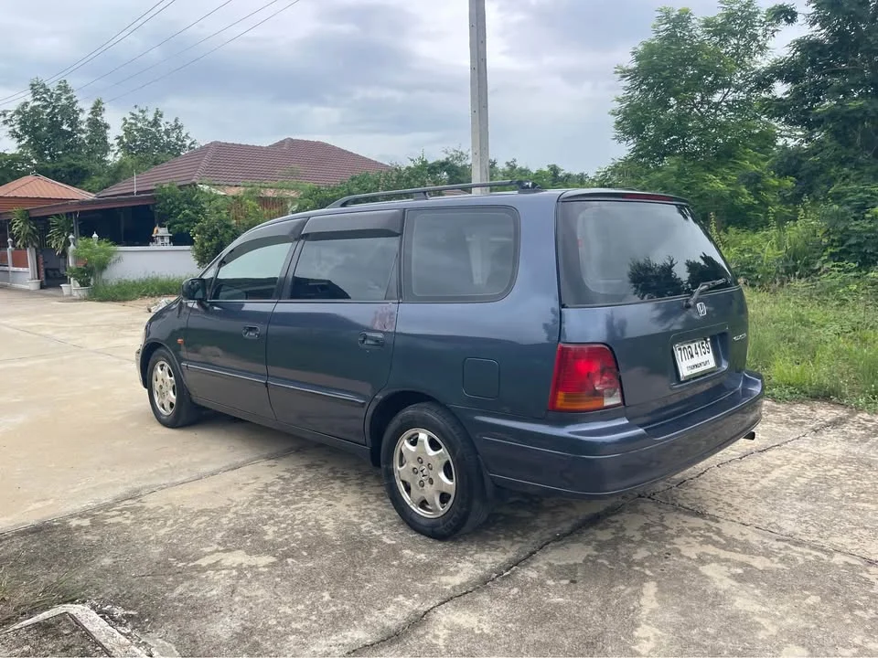 1997 Honda Odyssey I 3