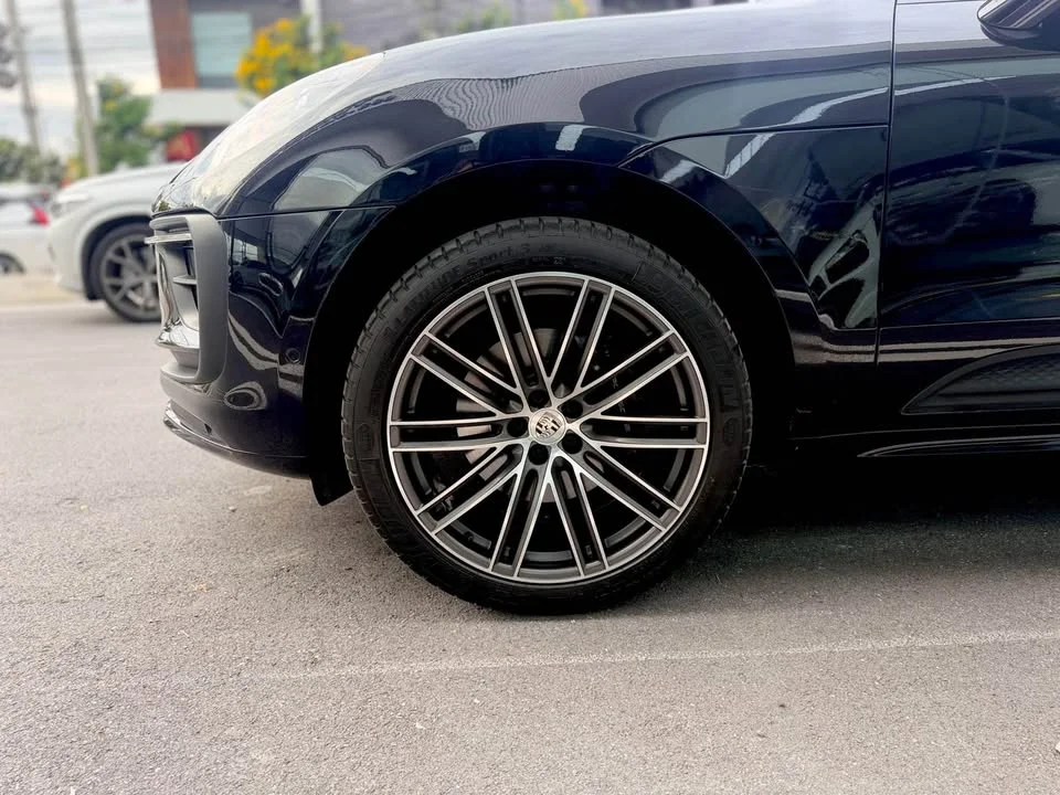 2024 Porsche Macan I 2