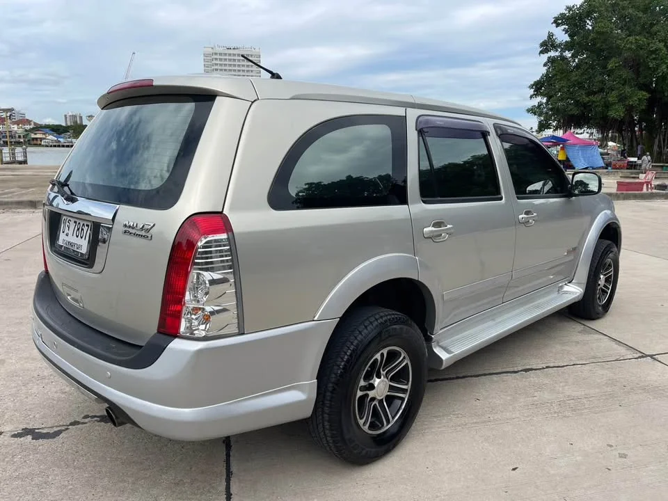 2007 Isuzu MU-7 2