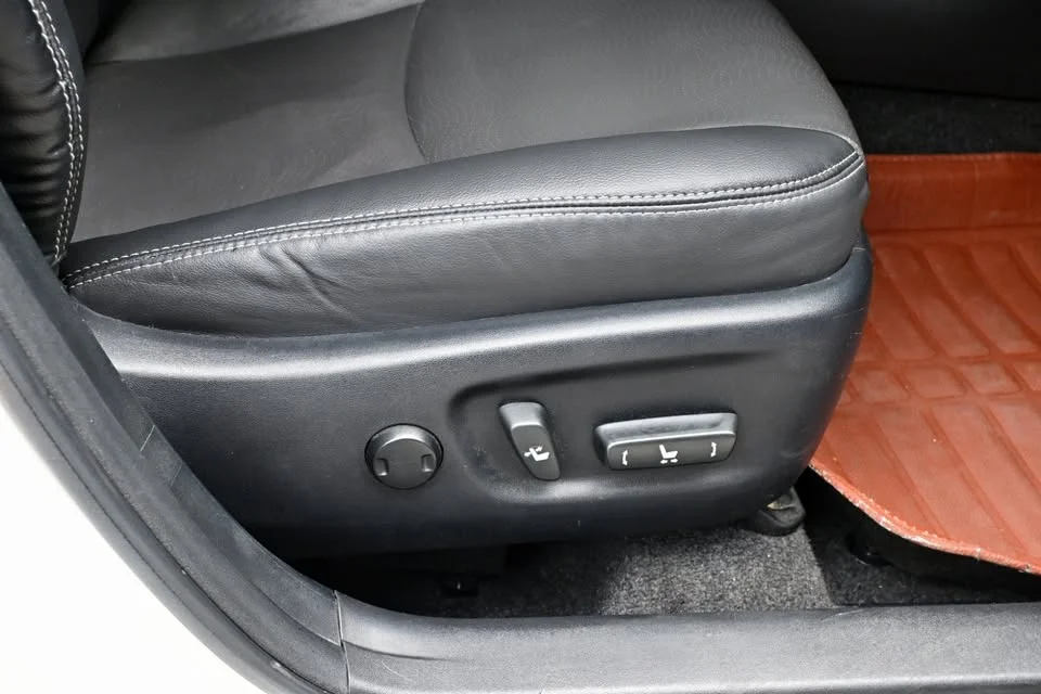 2013 Toyota Prius III 3