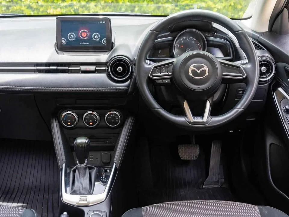 2017 Mazda 2 III 2