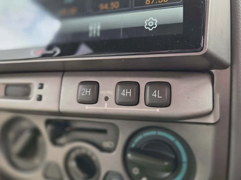 2005 Isuzu MU-7 3
