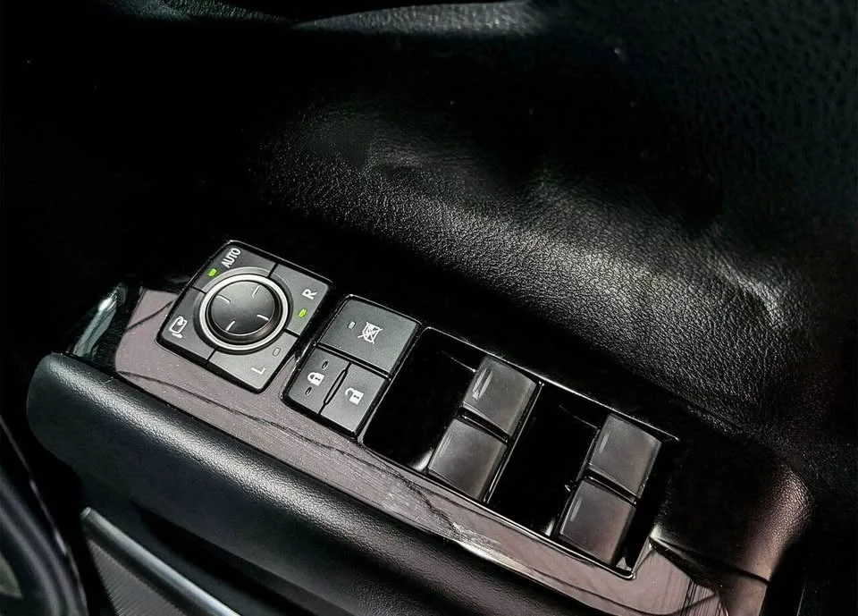 2020 Lexus LM I 2