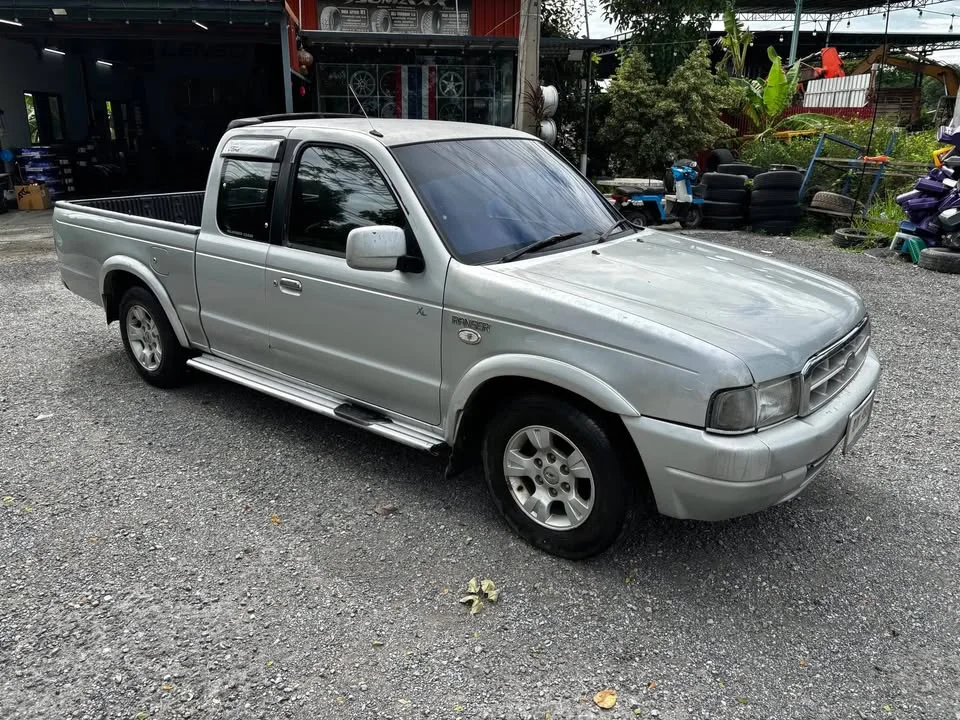 2000 Mazda 2500 Fighter V 3