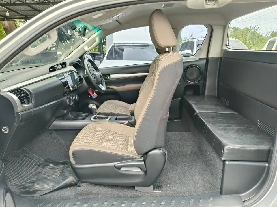 2017 Toyota Hilux VIII 3