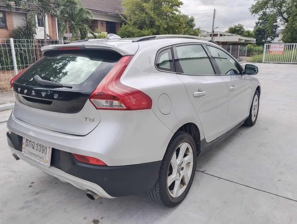 2015 Volvo V40 II 2
