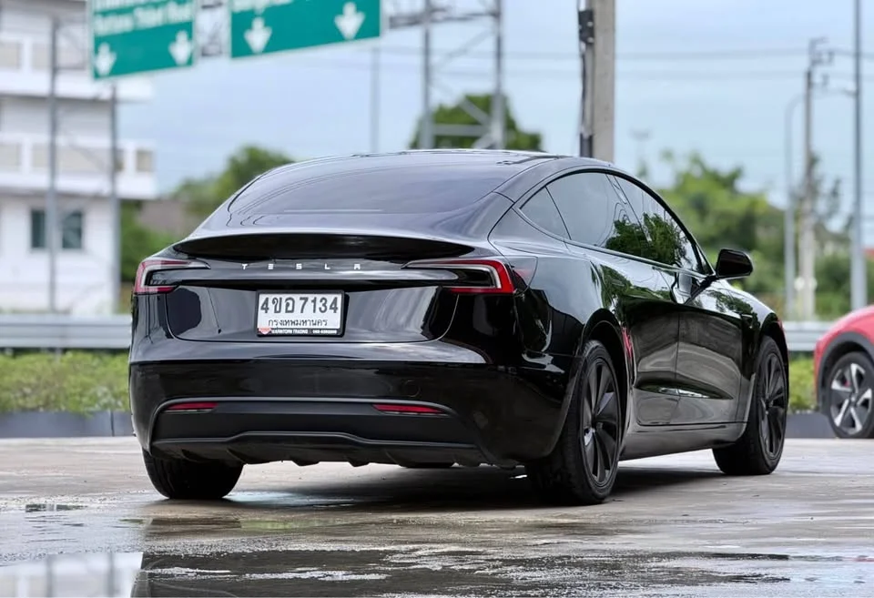 2023 Tesla Model 3 3