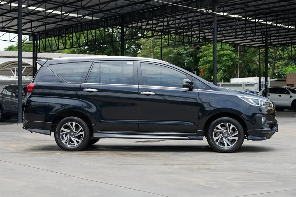 2021 Toyota Innova II 3