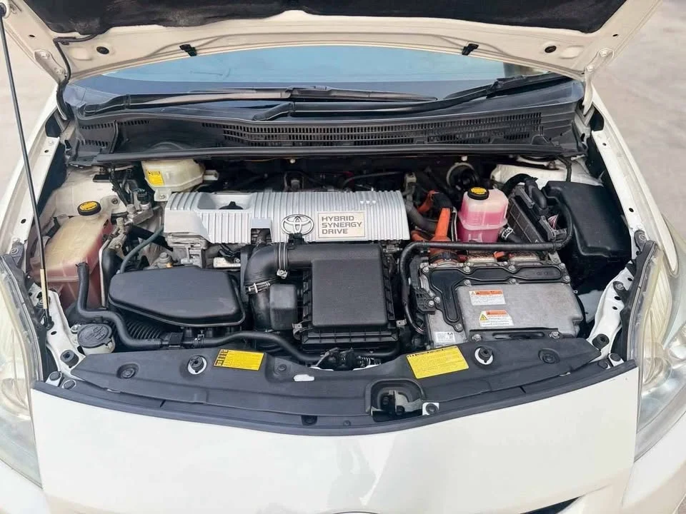 2011 Toyota Prius III 3