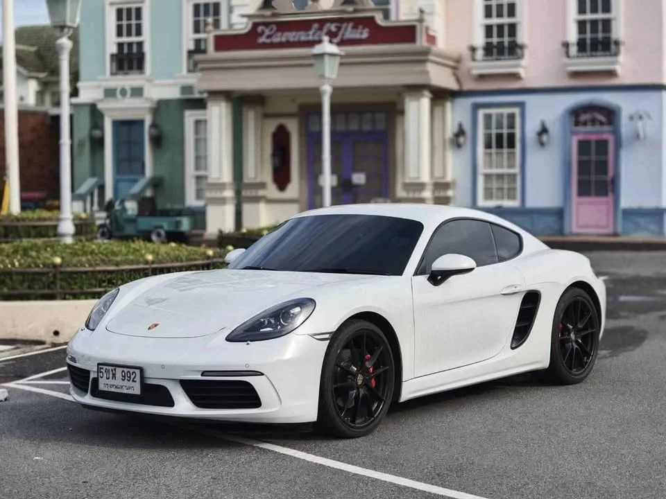 2016 Porsche 718 Boxster and Cayman IV 3