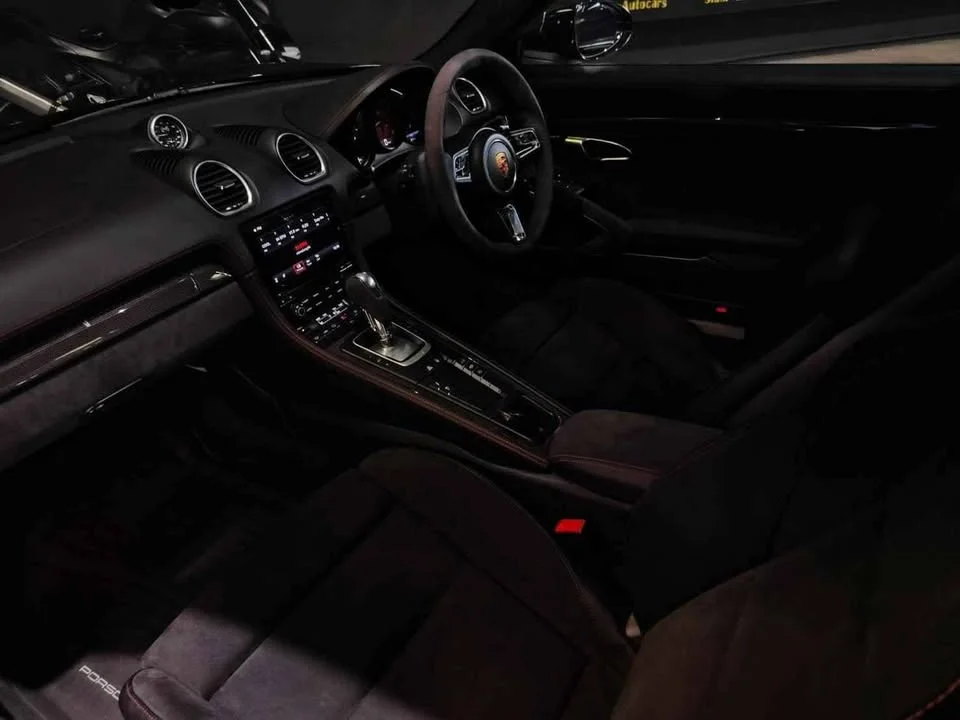 2018 Porsche 718 Boxster and Cayman IV 2