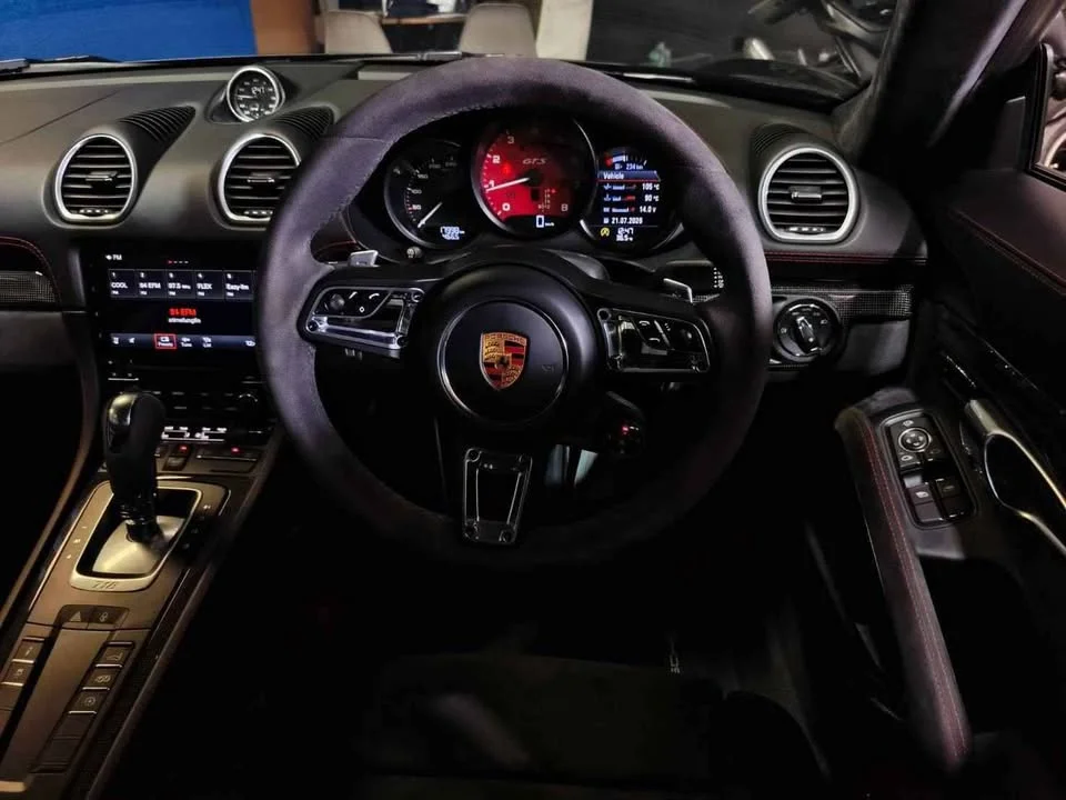 2018 Porsche 718 Boxster and Cayman IV 3