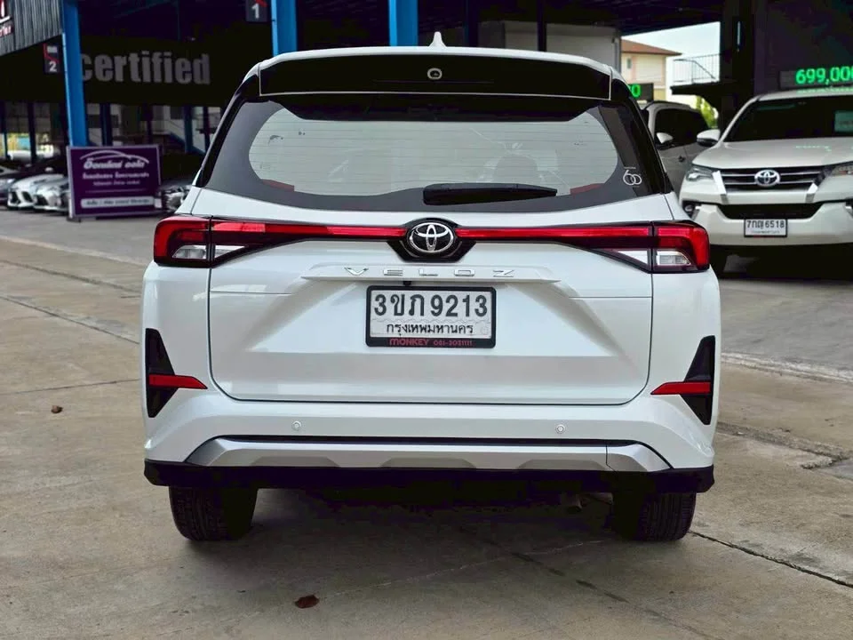 2022 Toyota Veloz III 2