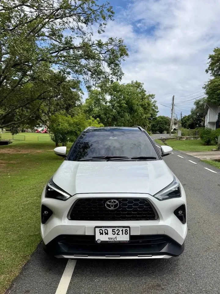 2025 Toyota Yaris Cross AC200 3