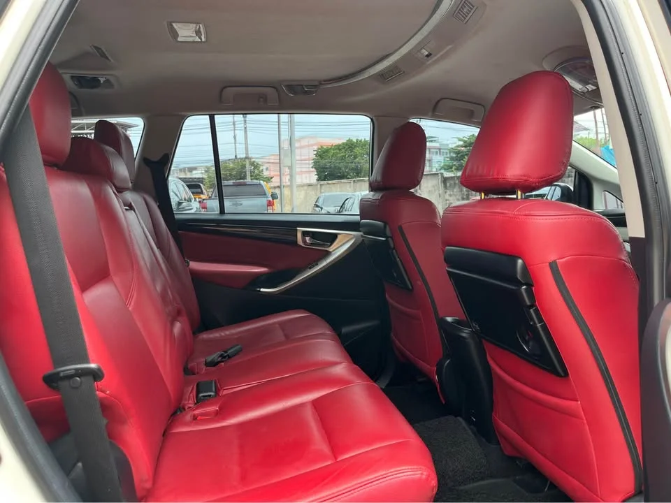 2017 Toyota Innova II 2