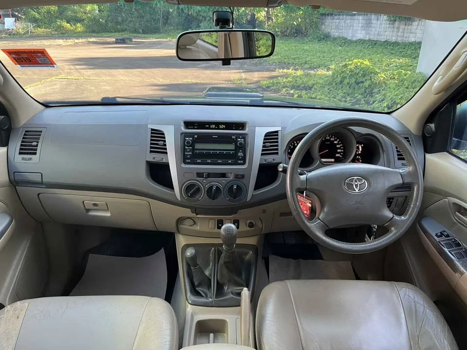 2011 Toyota Hilux VII 2