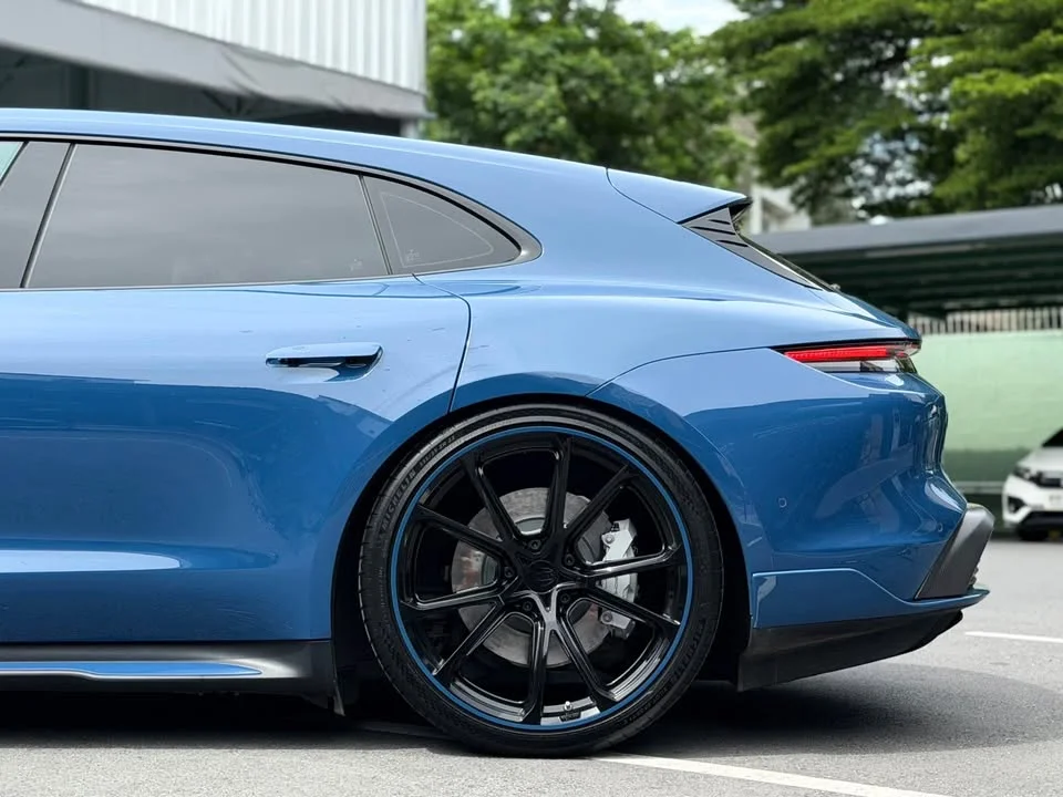 2022 Porsche Taycan 9J1 2