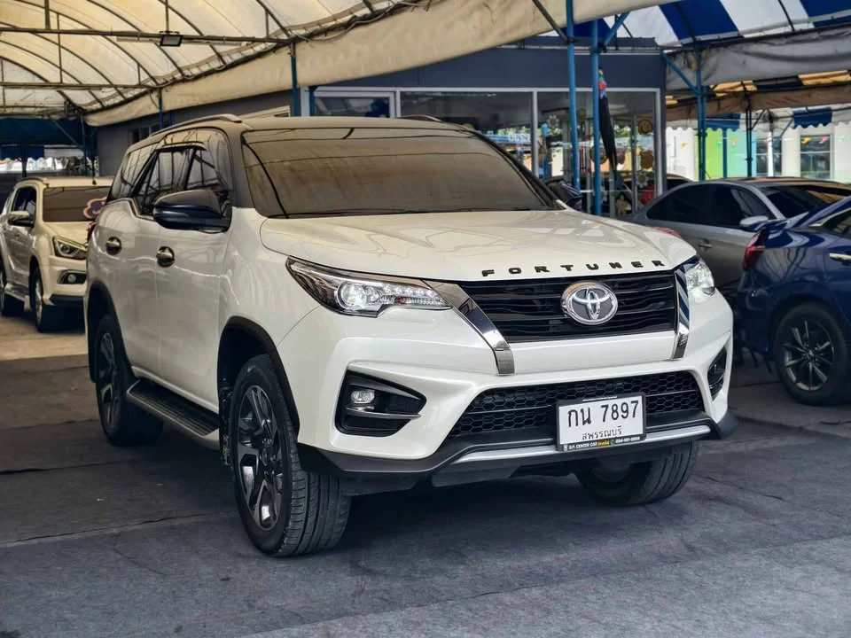 2019 Toyota Fortuner II 2