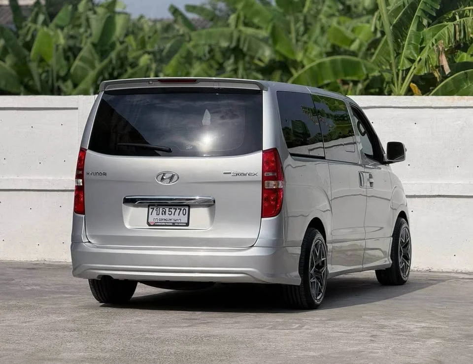 2012 Hyundai H-1 II 2