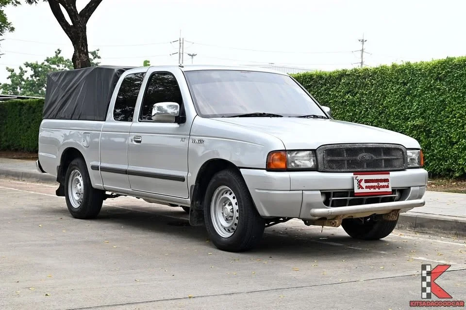 2000 Mazda 2500 Fighter V 2