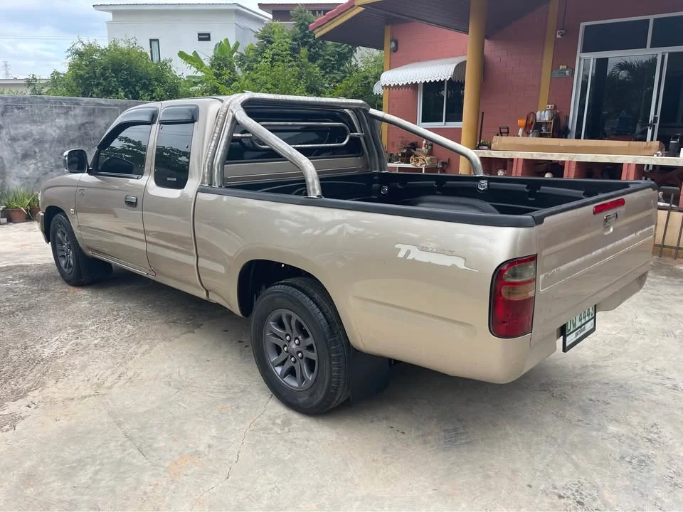 2003 Toyota Hilux Tiger VI 3
