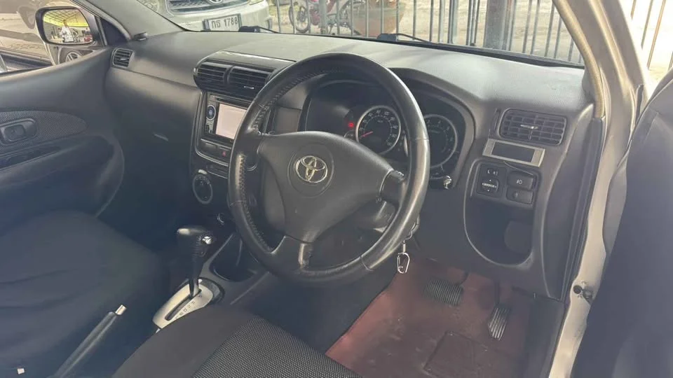 2004 Toyota Avanza I 3
