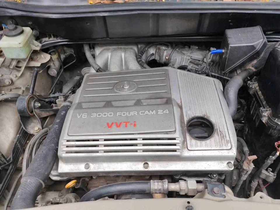 2000 Toyota Harrier I 3