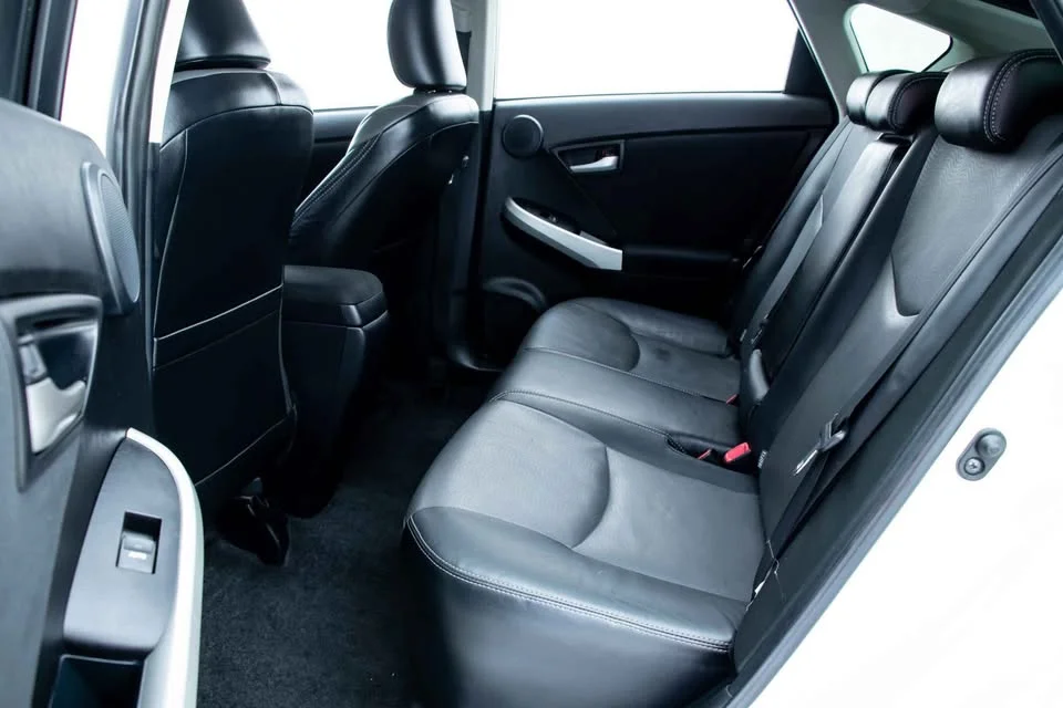 2014 Toyota Prius III 2
