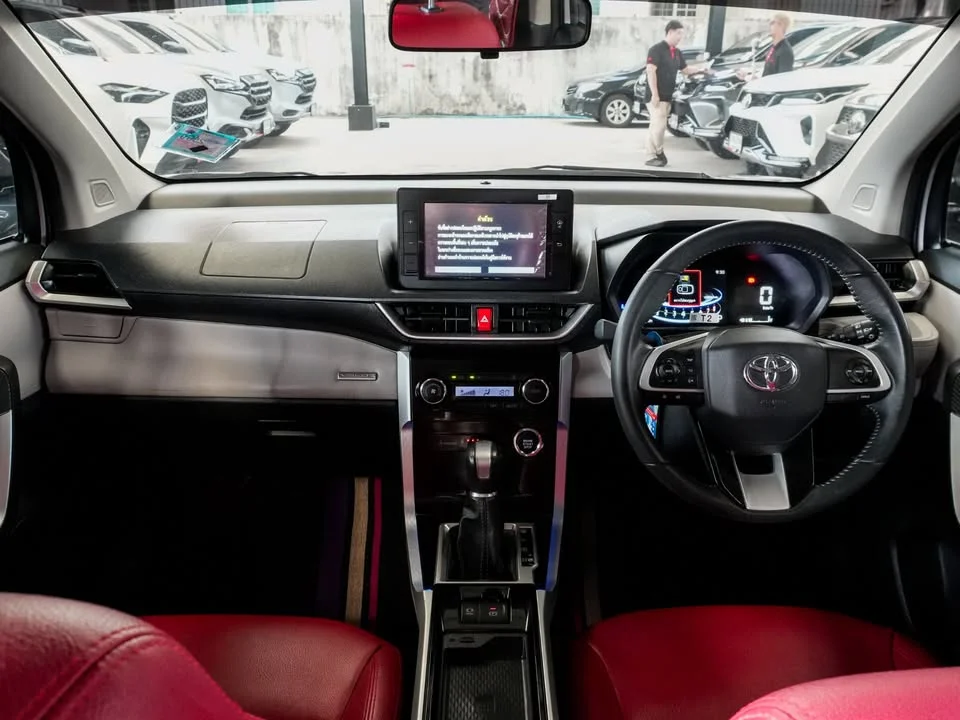2023 Toyota Veloz III 2