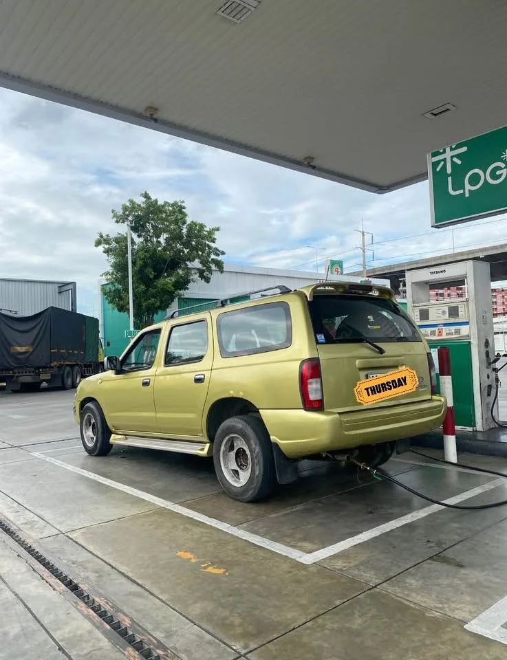 2004 Nissan Frontier I 2