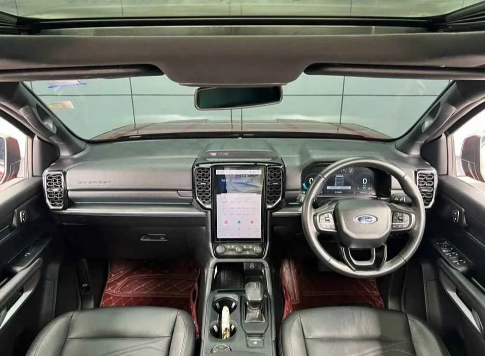2023 Ford Everest III 2